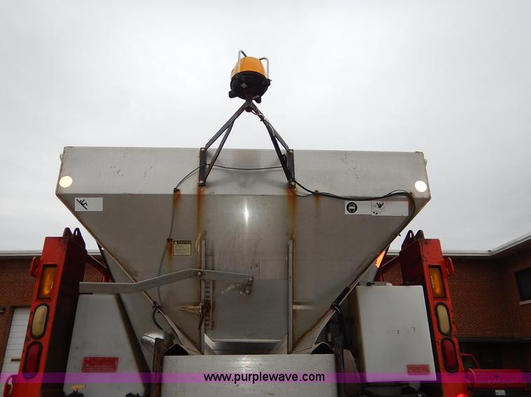 image for item K1690 1999 International 4900 dump truck