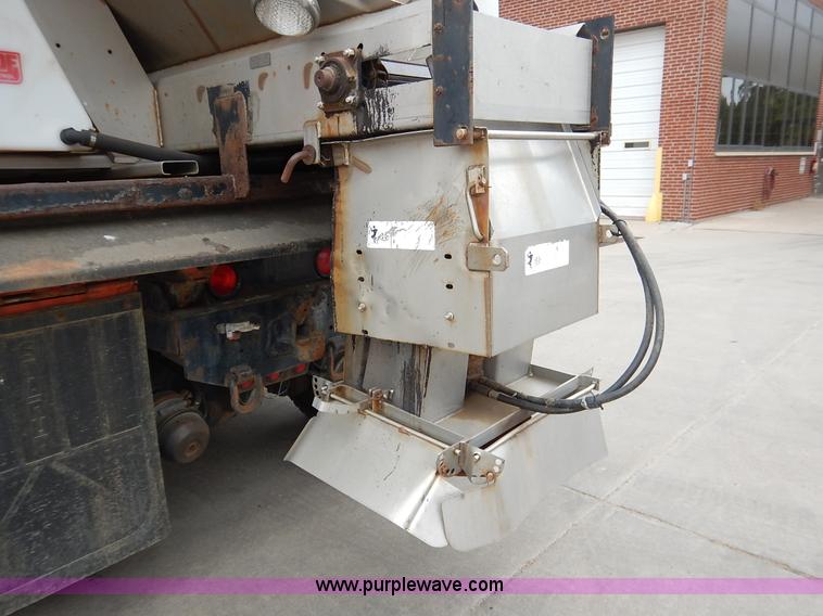 image for item K1690 1999 International 4900 dump truck