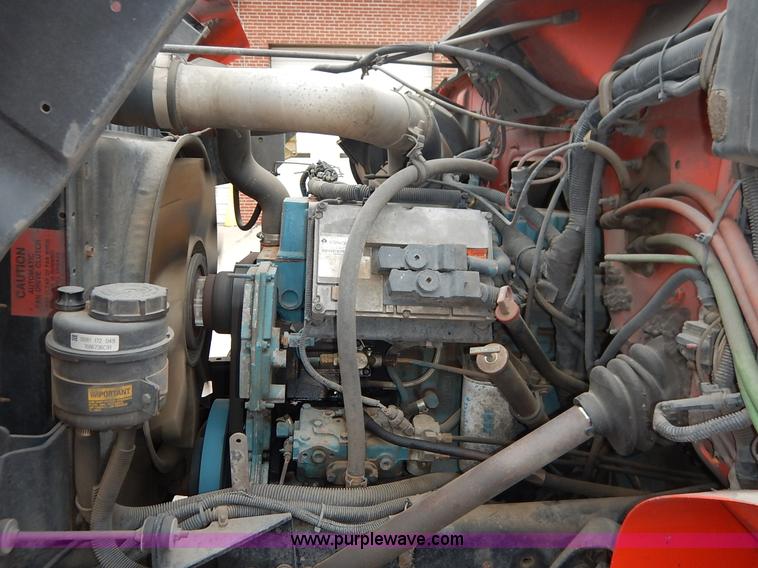 image for item K1690 1999 International 4900 dump truck