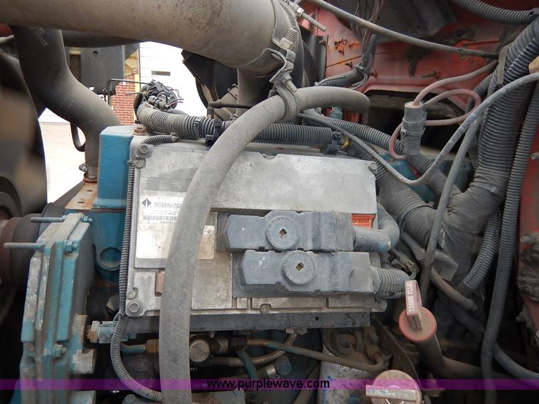 image for item K1690 1999 International 4900 dump truck