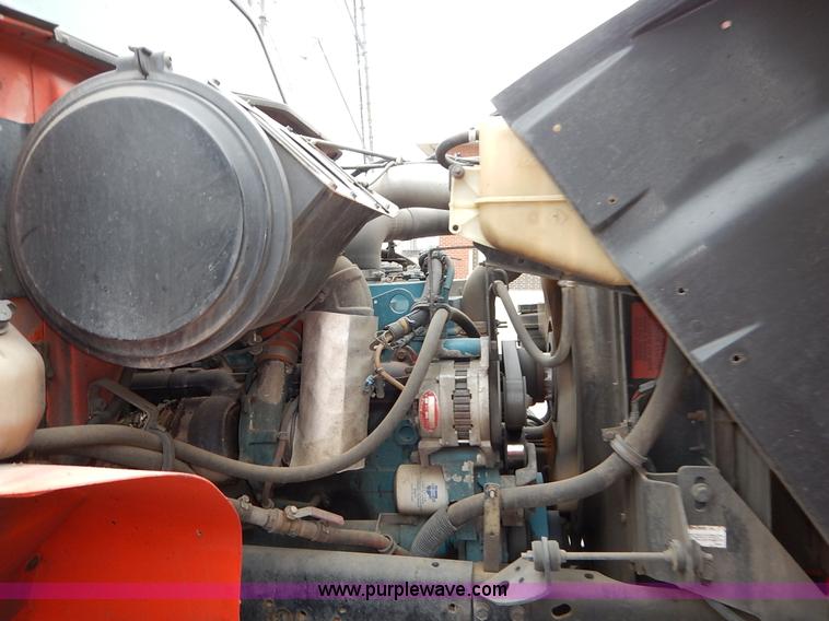 image for item K1690 1999 International 4900 dump truck