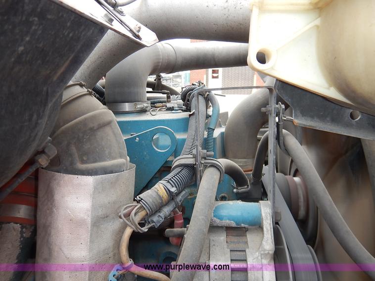 image for item K1690 1999 International 4900 dump truck