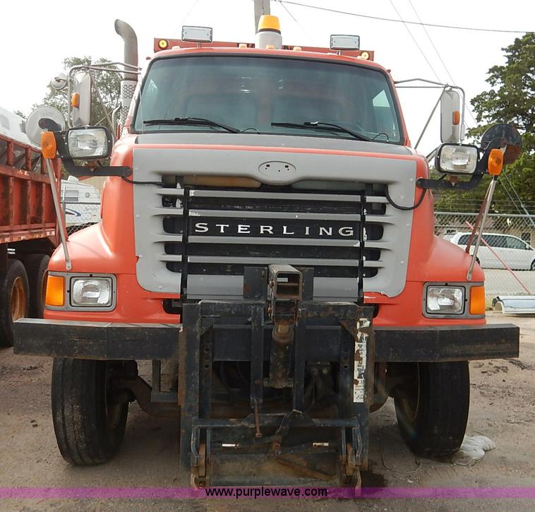 image for item K1691 2001 Sterling LT7500 dump truck