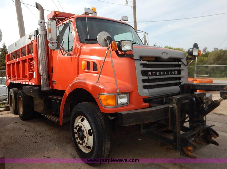 image for item K1691 2001 Sterling LT7500 dump truck
