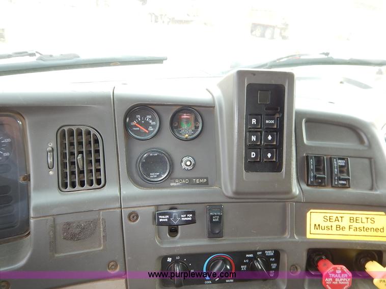 image for item K1691 2001 Sterling LT7500 dump truck