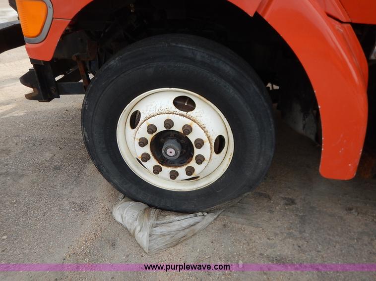 image for item K1691 2001 Sterling LT7500 dump truck