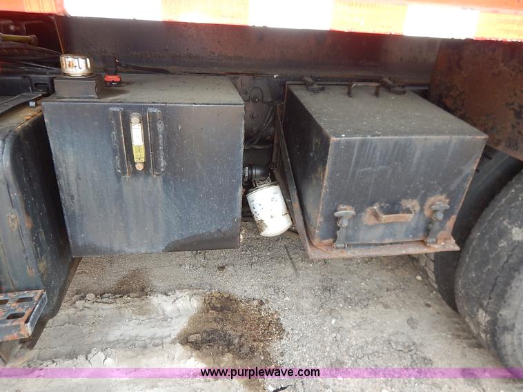 image for item K1691 2001 Sterling LT7500 dump truck