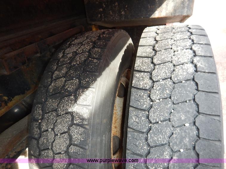 image for item K1691 2001 Sterling LT7500 dump truck