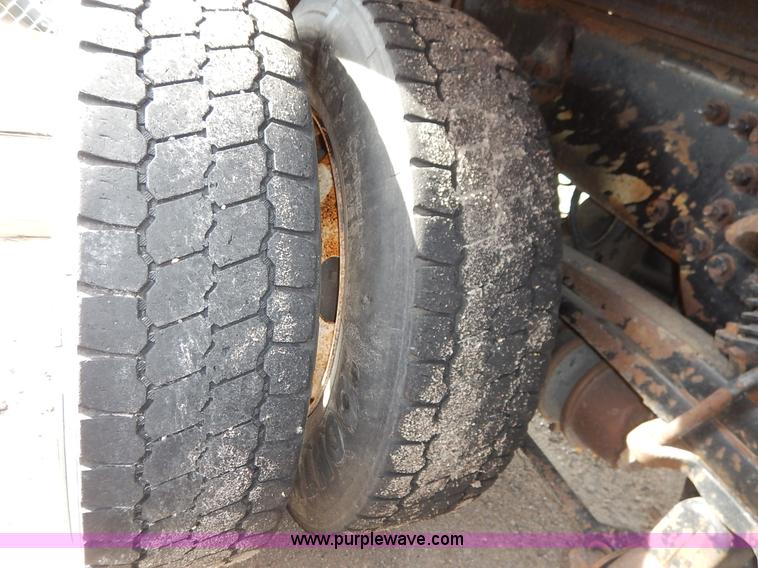 image for item K1691 2001 Sterling LT7500 dump truck