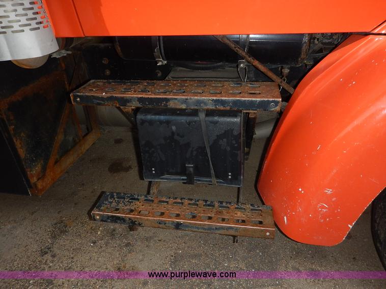 image for item K1691 2001 Sterling LT7500 dump truck