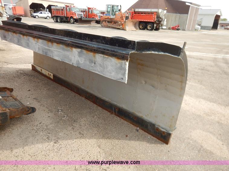 image for item K1691 2001 Sterling LT7500 dump truck