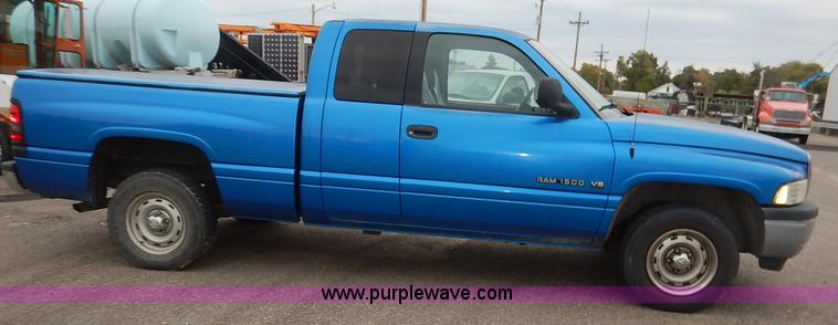 image for item K1696 2001 Dodge Ram 1500 Quad Cab pickup truck