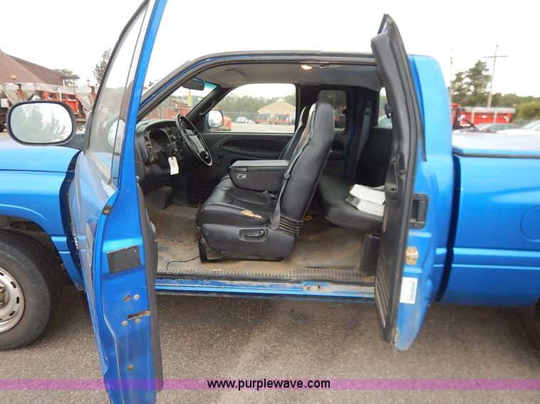 image for item K1696 2001 Dodge Ram 1500 Quad Cab pickup truck