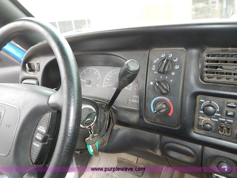 image for item K1696 2001 Dodge Ram 1500 Quad Cab pickup truck