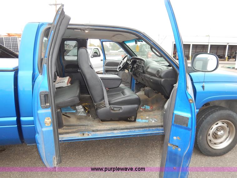 image for item K1696 2001 Dodge Ram 1500 Quad Cab pickup truck