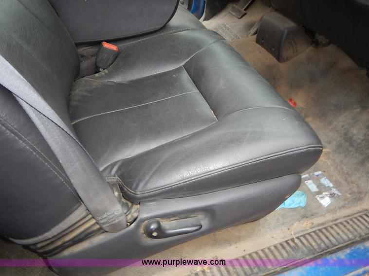 image for item K1696 2001 Dodge Ram 1500 Quad Cab pickup truck