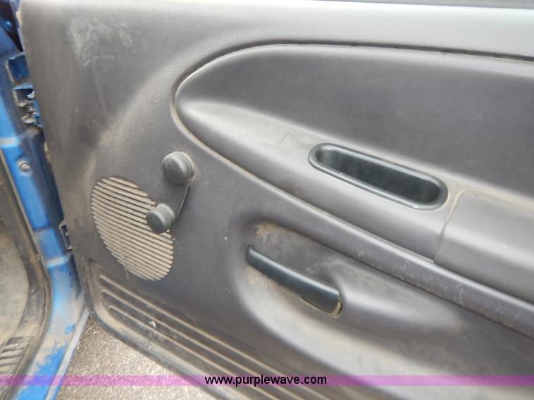 image for item K1696 2001 Dodge Ram 1500 Quad Cab pickup truck