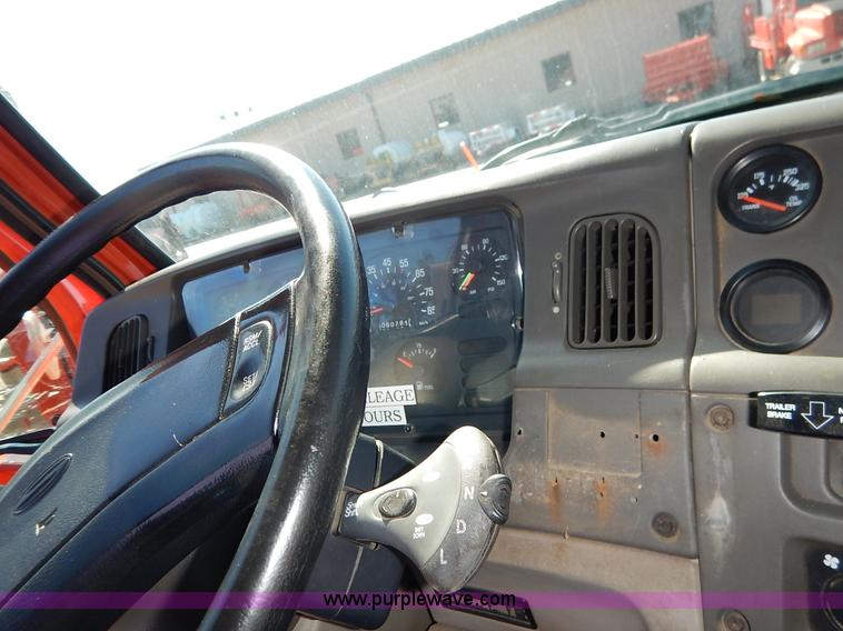 image for item K1711 2001 Sterling LT7501 dump truck