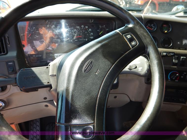 image for item K1711 2001 Sterling LT7501 dump truck