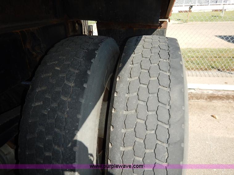 image for item K1711 2001 Sterling LT7501 dump truck