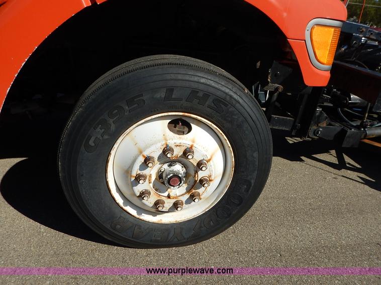 image for item K1712 2001 Sterling LT7501 dump truck