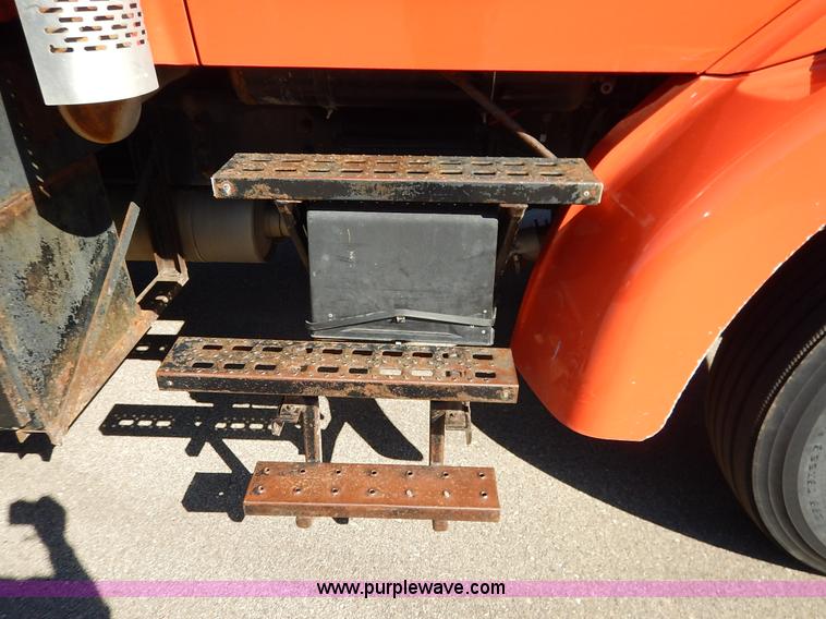 image for item K1712 2001 Sterling LT7501 dump truck