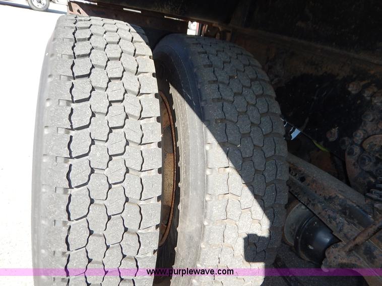 image for item K1712 2001 Sterling LT7501 dump truck