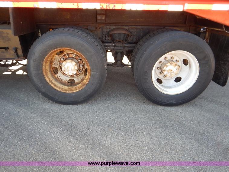 image for item K1712 2001 Sterling LT7501 dump truck