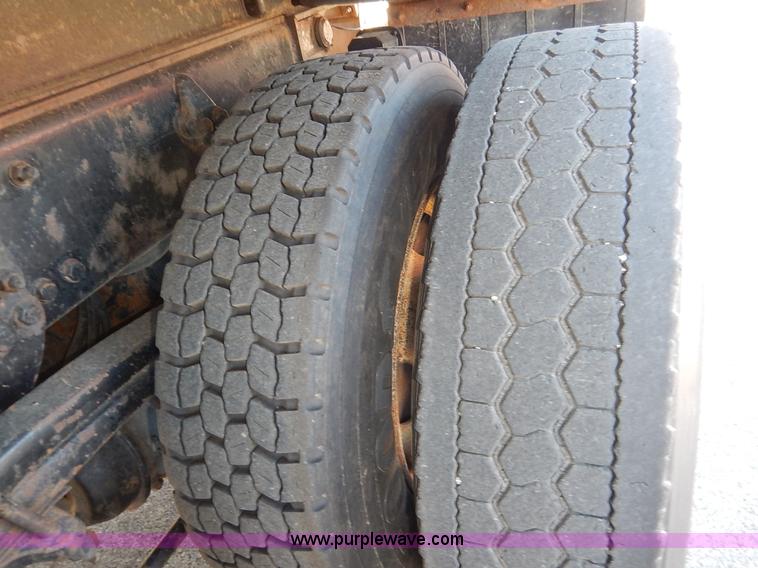 image for item K1712 2001 Sterling LT7501 dump truck