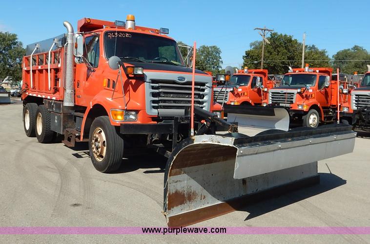 image for item K1714 2001 Sterling LT7501 dump truck
