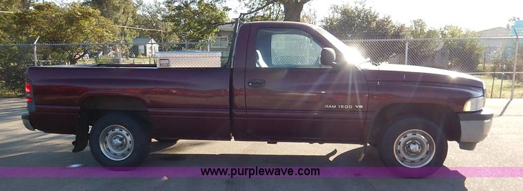 image for item K1721 2001 Dodge Ram 1500 pickup truck