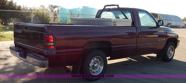 image for item K1721 2001 Dodge Ram 1500 pickup truck
