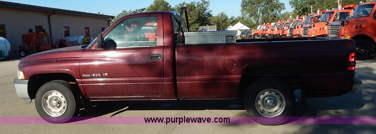 image for item K1721 2001 Dodge Ram 1500 pickup truck