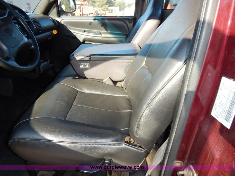 image for item K1721 2001 Dodge Ram 1500 pickup truck