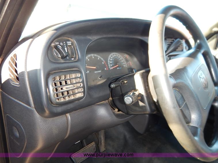 image for item K1721 2001 Dodge Ram 1500 pickup truck