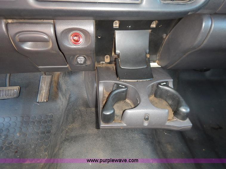 image for item K1721 2001 Dodge Ram 1500 pickup truck