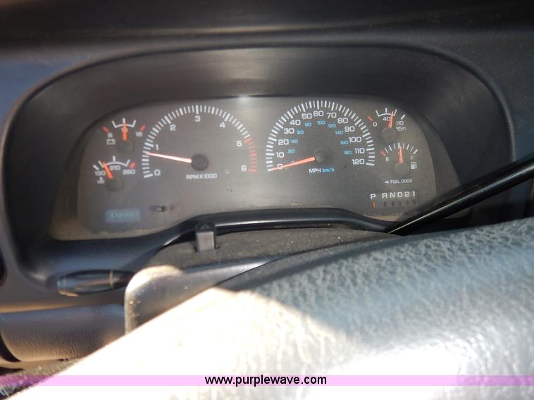 image for item K1721 2001 Dodge Ram 1500 pickup truck