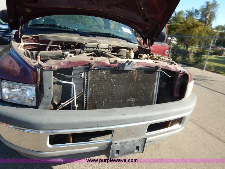 image for item K1721 2001 Dodge Ram 1500 pickup truck