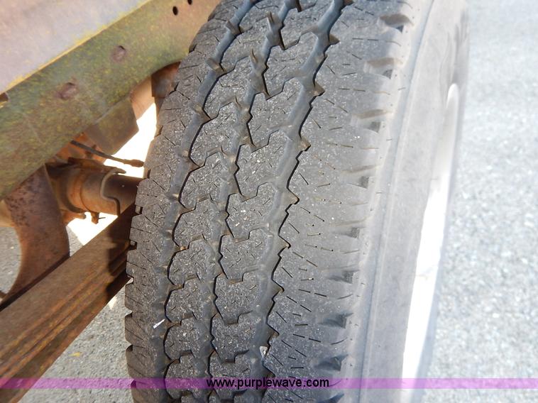 image for item K1721 2001 Dodge Ram 1500 pickup truck