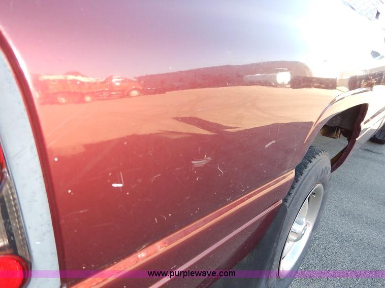 image for item K1721 2001 Dodge Ram 1500 pickup truck
