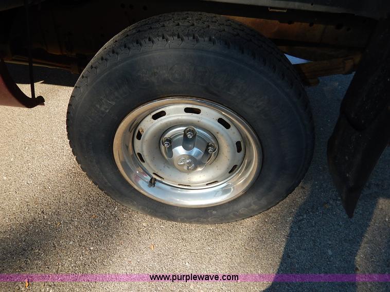 image for item K1721 2001 Dodge Ram 1500 pickup truck