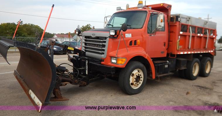 image for item K1726 2001 Sterling LT7501 dump truck
