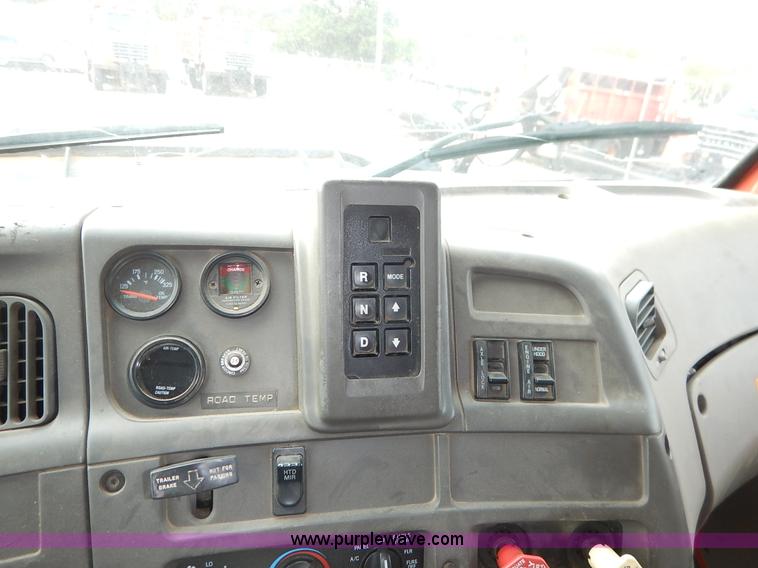 image for item K1726 2001 Sterling LT7501 dump truck