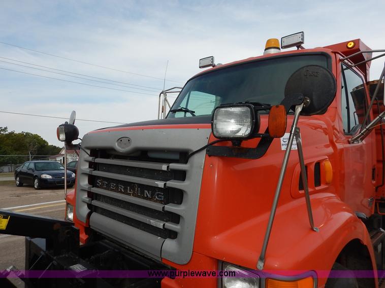 image for item K1726 2001 Sterling LT7501 dump truck