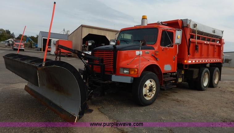 image for item K1727 1999 International 4900 dump truck