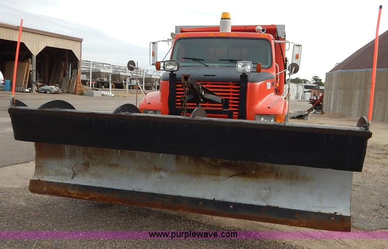 image for item K1727 1999 International 4900 dump truck