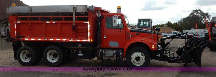 image for item K1727 1999 International 4900 dump truck