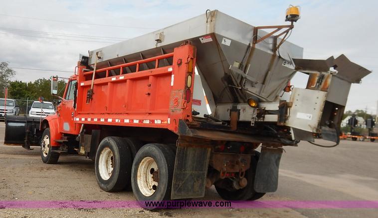 image for item K1727 1999 International 4900 dump truck