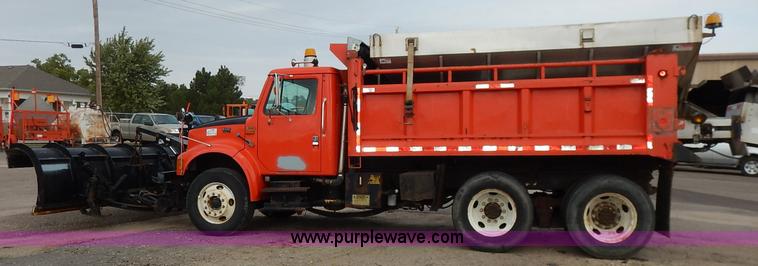 image for item K1727 1999 International 4900 dump truck