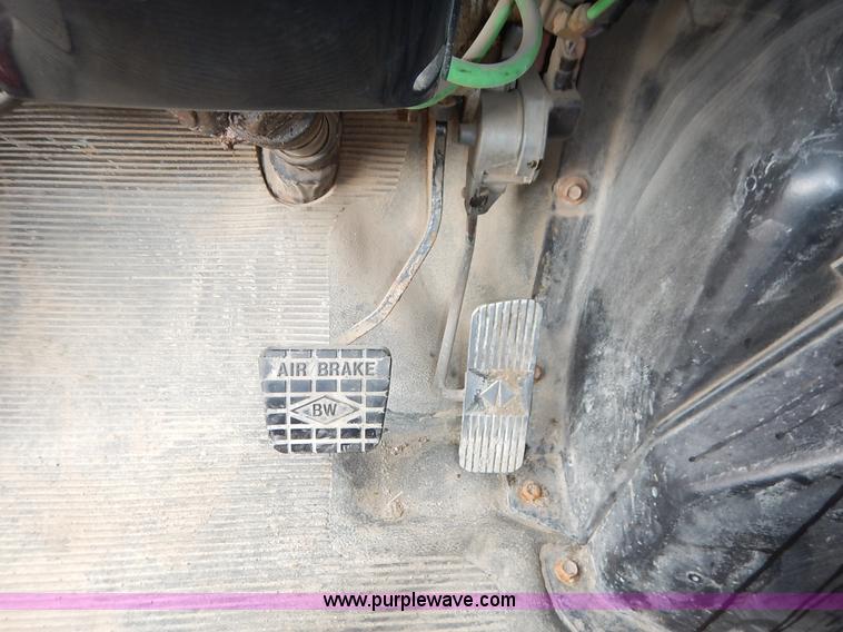 image for item K1727 1999 International 4900 dump truck